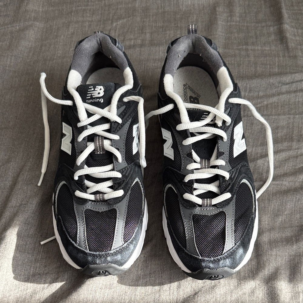 New Balance Charcoal and White Running Shoes - Picture 2 of 9